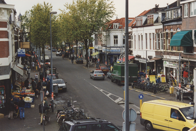 605949 Gezicht in de Kanaalstraat te Utrecht.